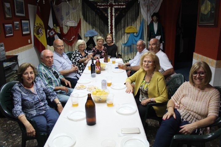 La Casa de Ceuta en Cádiz celebra su convivencia en homenaje a la Cruz de Mayo