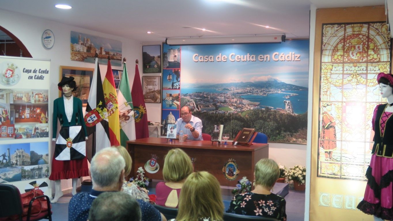 La Casa de Ceuta en Cádiz acoge la presentación de la obra de Jesús Porteiro