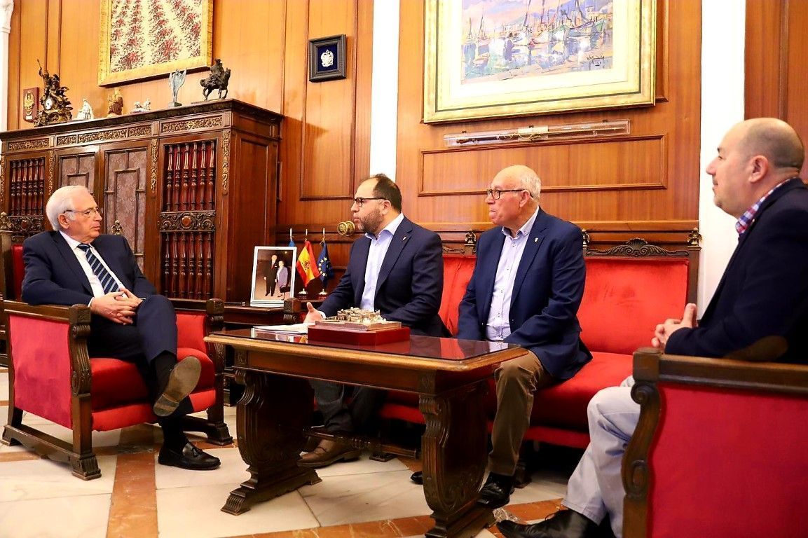 La Casa de Ceuta en Melilla se reúne con el presidente Imbroda