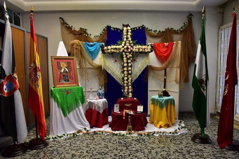La Casa de Ceuta en Sevilla celebra su primera cruz de mayo.