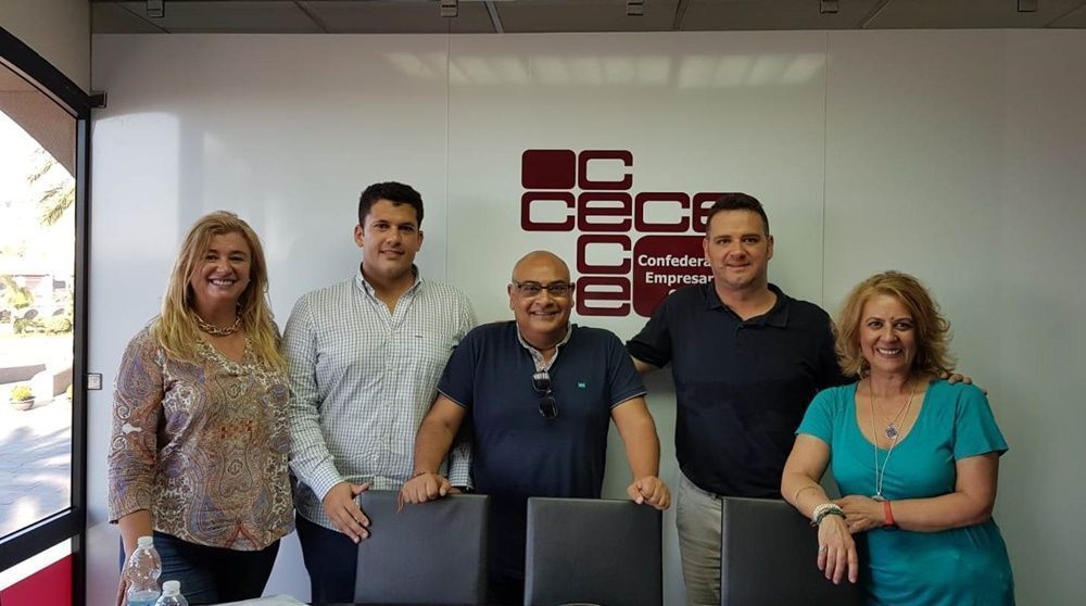 Daniel Dhanwani y María Peña, ganadores del IV Certamen Escolar “¿Qué es un maestro para tí?”.