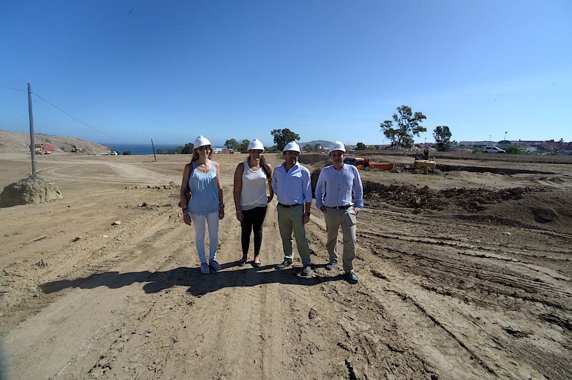 Lorena Miranda visita las obras de la pista de atletismo