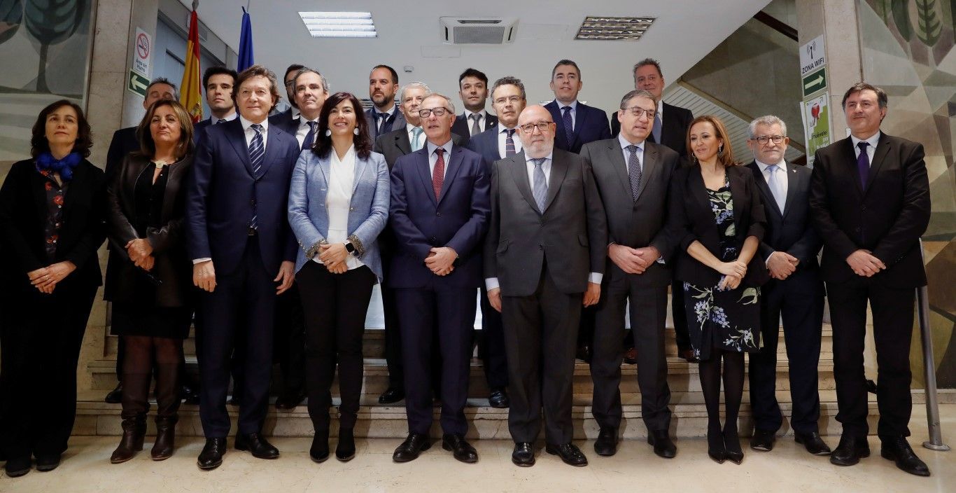 Carreira subraya las dificultades de los deportistas para competir fuera de Ceuta en la Sectorial de Deporte