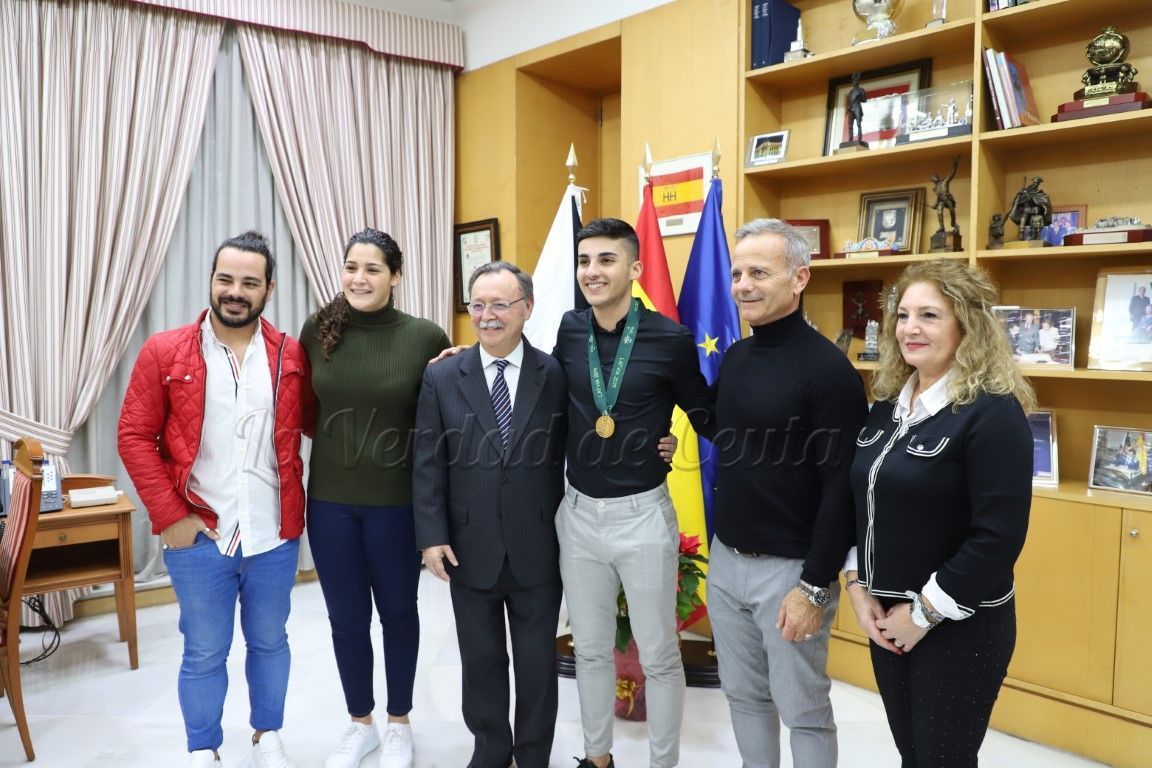 Nacho Torres es recibido por el presidente Vivas en su despacho