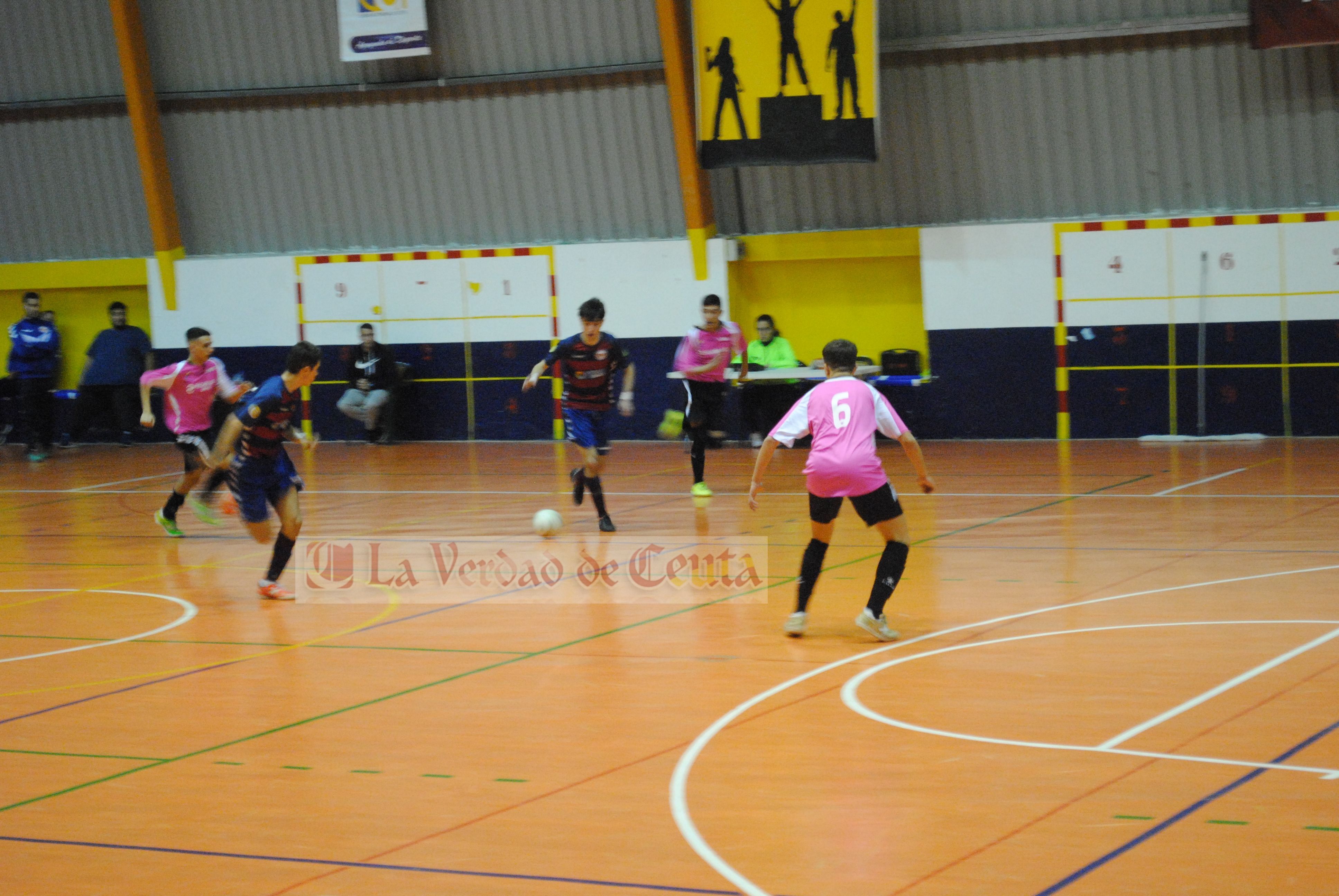 El Adecor remonta y empata en el tramo final del partido
