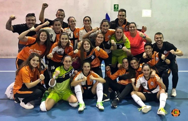 El Camoens consigue su primera victoria a domicilio ante el Cádiz (2-3)