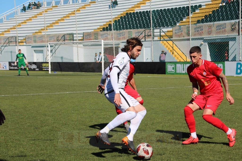 La AD Ceuta se acerca al play-off tras derrotar al Utrera con gol de Migue