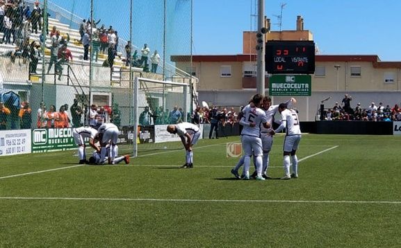 El Ceuta supera al Betis y termina la Liga como segundo