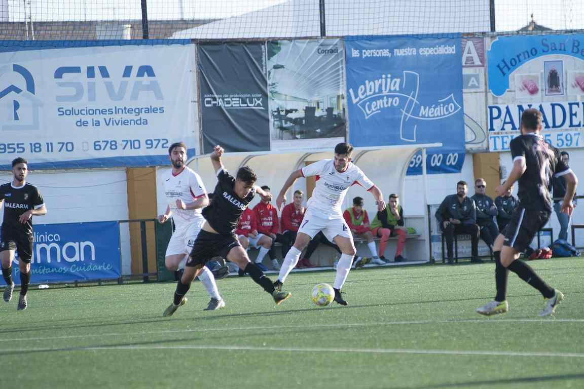 Un Ceuta muy superior gana al Atlético Antoniano. Foto Mario