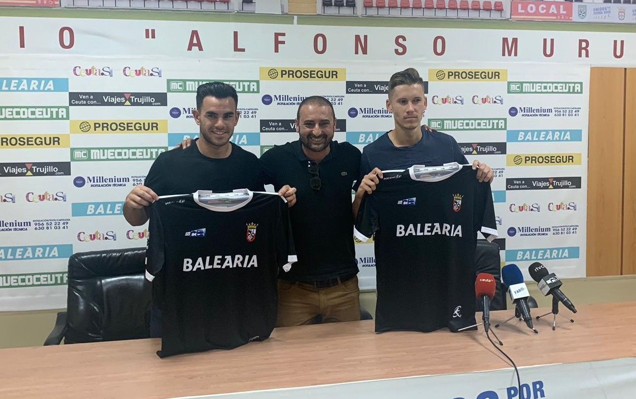 La AD Ceuta presenta a Nané y Álex Sánchez, los últimos fichajes