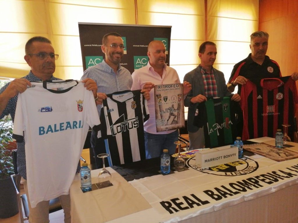 El Ceuta asiste a la presentación del ‘Torneo Real Balompédica Linense’