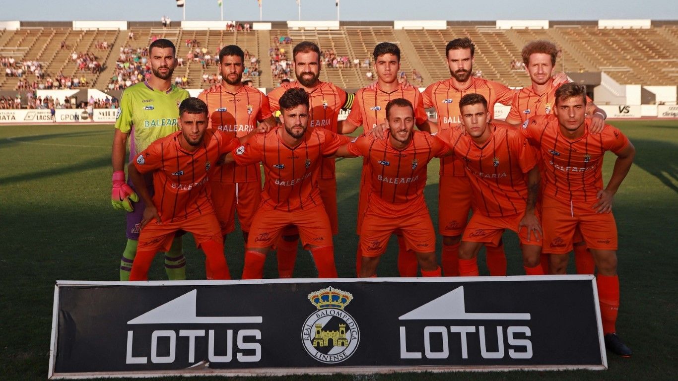 La AD Ceuta se lleva el XI Trofeo Balompédica Linense en los penaltis