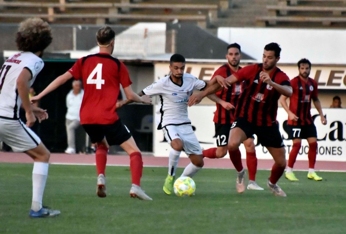 Cristo mete al Ceuta en la final del XI Trofeo Real Balompédica Linense