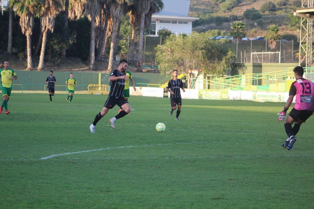 El gol sigue siendo la asignatura pendiente de la AD Ceuta.  Fotos prensa AD Ceuta