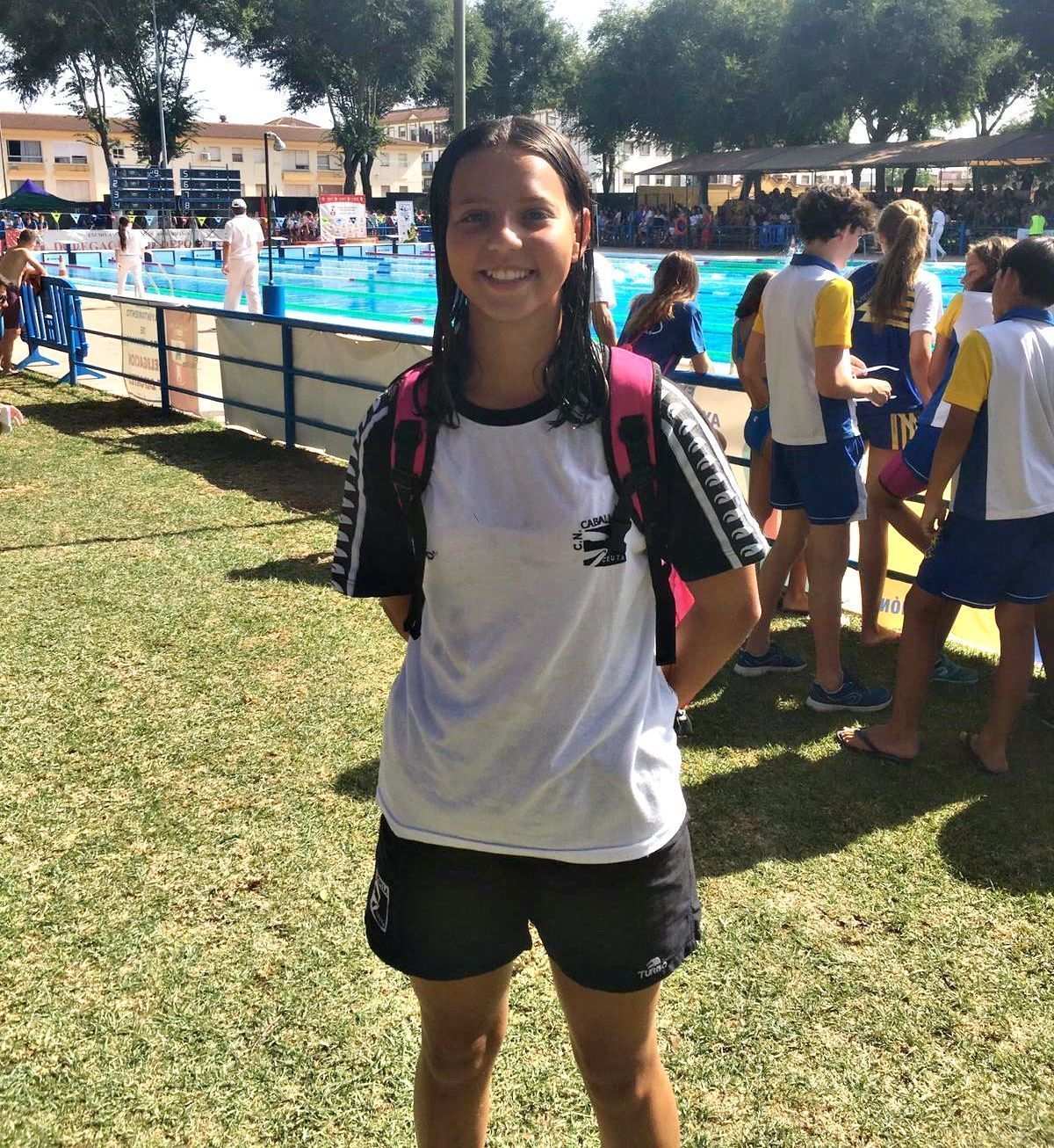 La nadadora María Foncubierta, décimo quinta en su grupo de edad  .