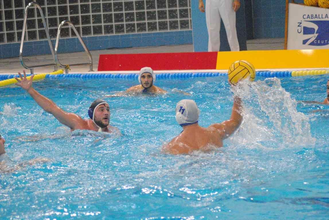 El Caballa cae derrotado en la piscina del Horta en la ida de las semifinales