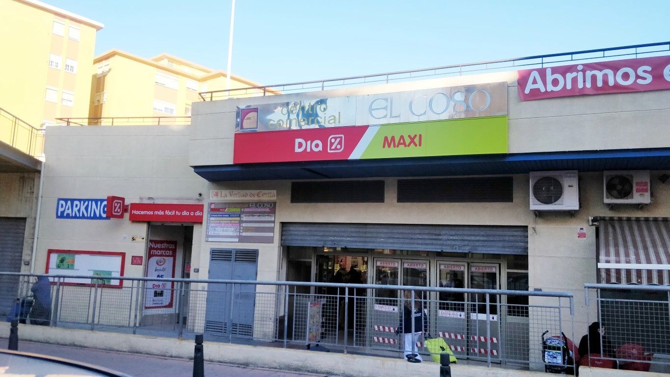 DIA vuelve a operar en Ceuta tras reabrir el supermercado de El Coso