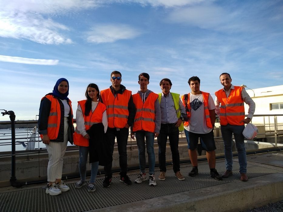 Un grupo de alumnos del Siete Colinas visitan la EDAR