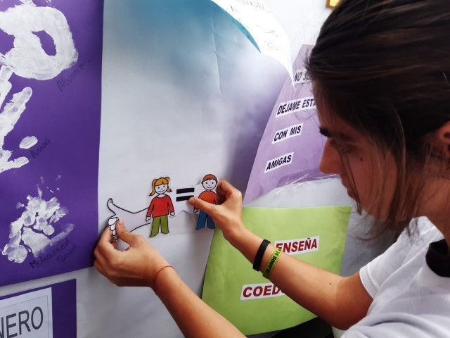 El colegio de educación especial de San Antonio también se suma a los actos por la violencia de género