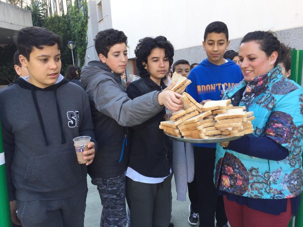 El Clara Campoamor continúa realizando desayunos saludables con su alumnado