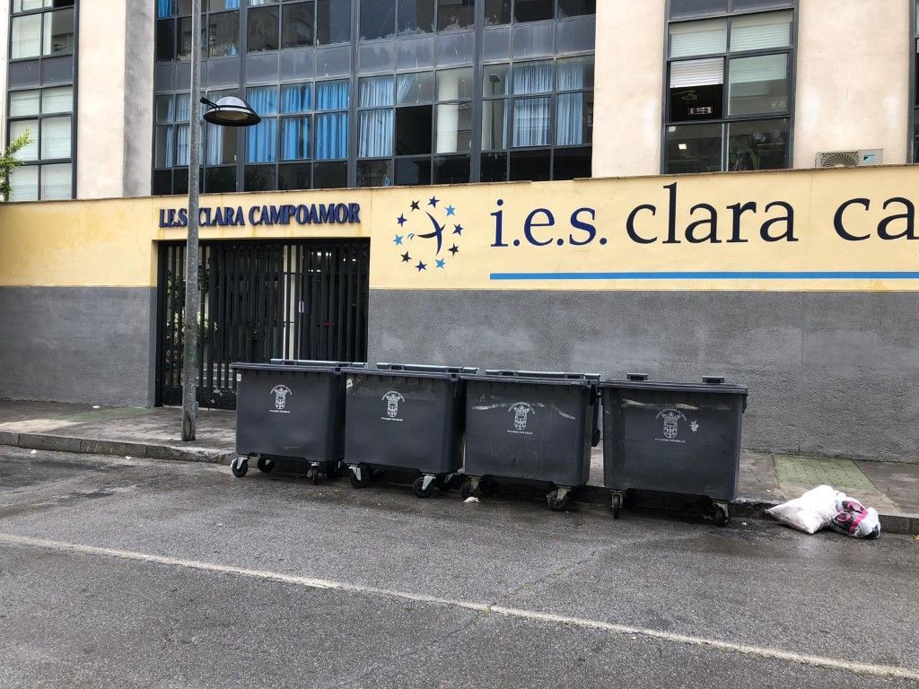El AMPA del Clara Campoamor denuncia el estado de abandono de los alrededores del instituto
