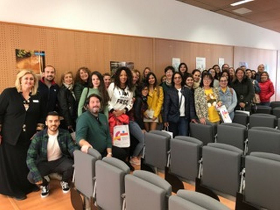 El Instituto de Idiomas realiza un seminario en colaboración con Cambridge y el centro examinador ES421. Fotos cedidas
