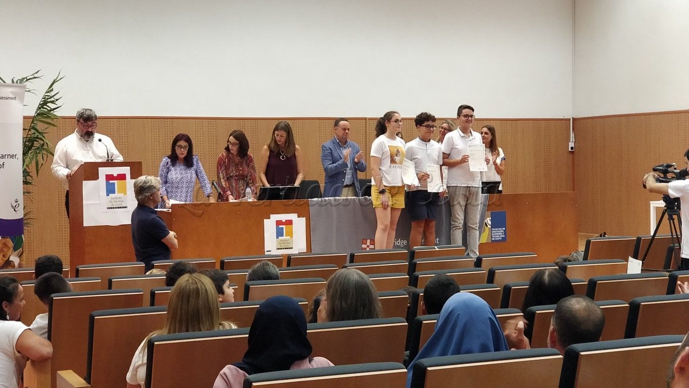 El Instituto de Idiomas entrega los Certificados de Cambridge Assessment English 