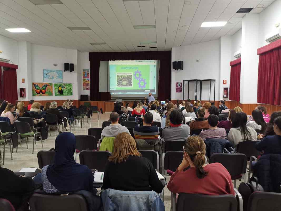 Más de 500 docentes, implicados en la formación en Centros Educativos durante el curso escolar