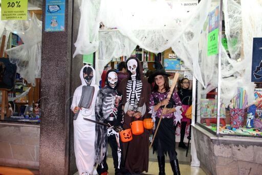 Los Consumidores ofrecen consejos para evitar riesgos con los disfraces y maquillajes de Halloween