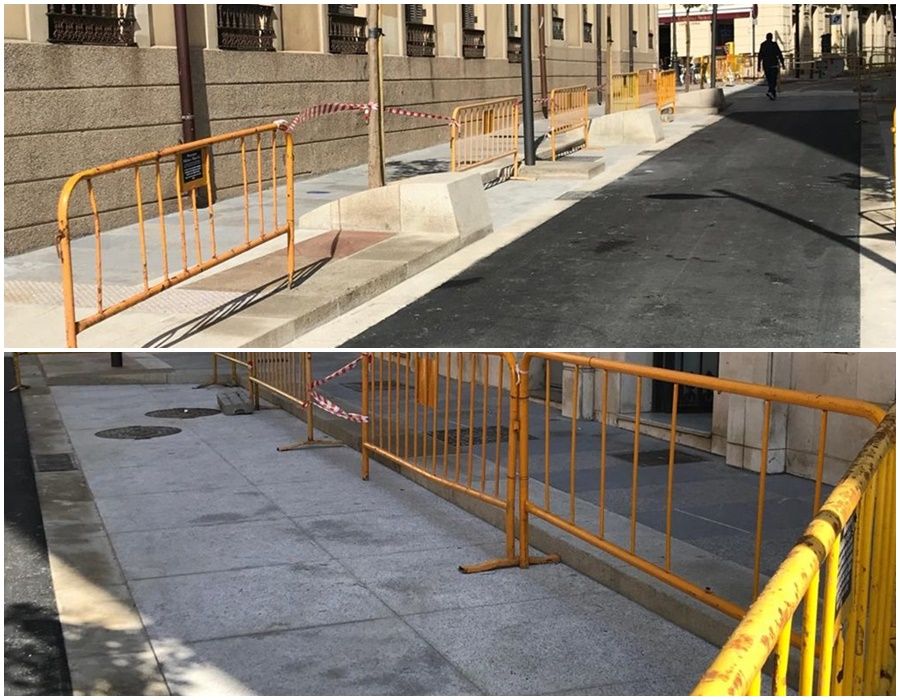 Colocan vallas en la calle Jáudenes para delimitar la zona de paso de peatones.
