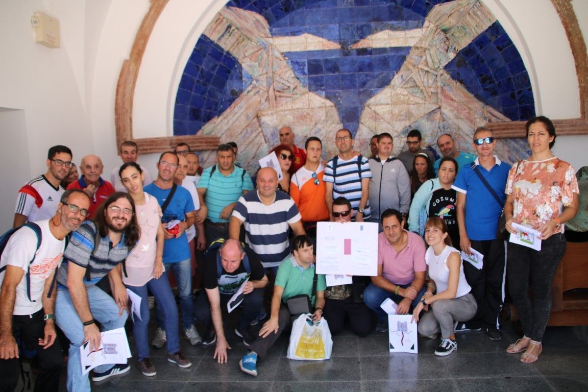 Plena Inclusión Ceuta visita el retrato de Isidoro Máiquez