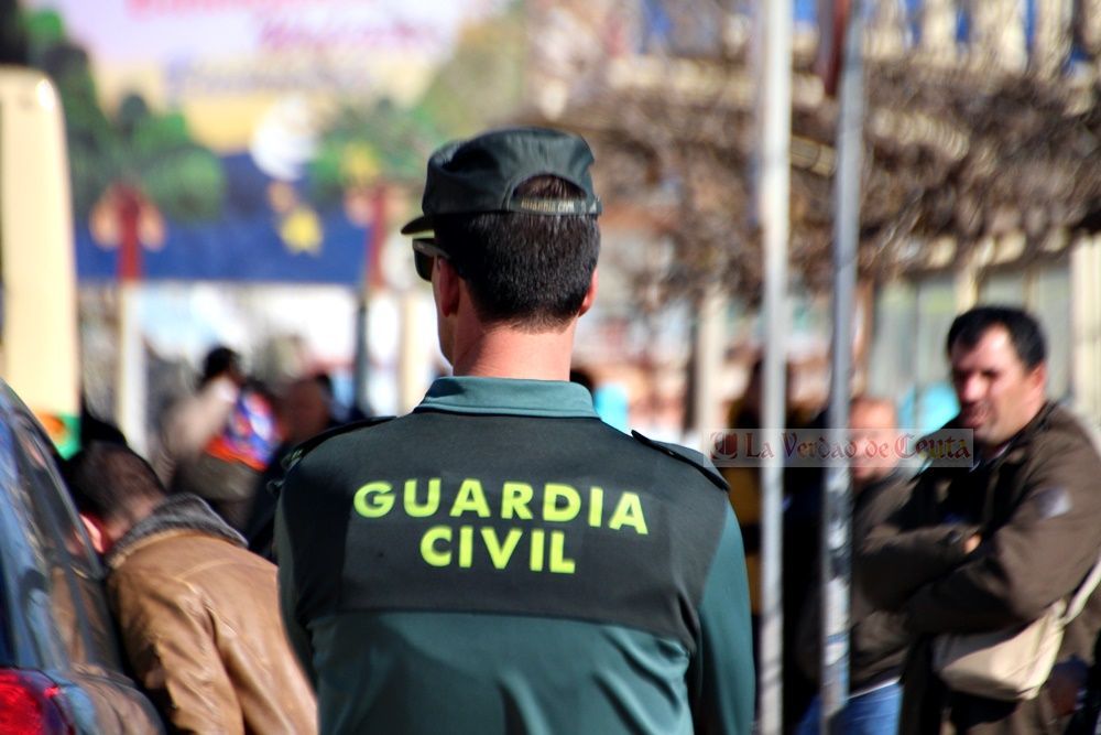 Prisión al ser descubierta con tres kg de hachís adosados al cuerpo en la Aduana del Tarajal