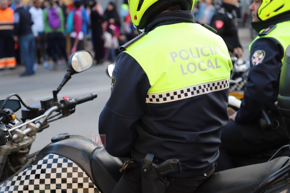 Un grupo de policías locales se ofrece a desplazarse a Valencia para colaborar
