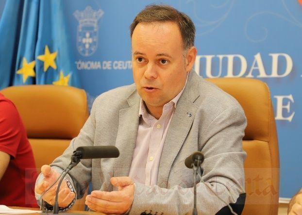 Celaya ha avanzado que el Gobierno tiene previsto abrir la nueva biblioteca.