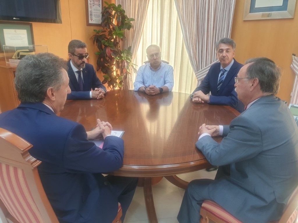 Vivas recibe al delegado territorial de la ONCE en Andalucía, Ceuta y Melilla