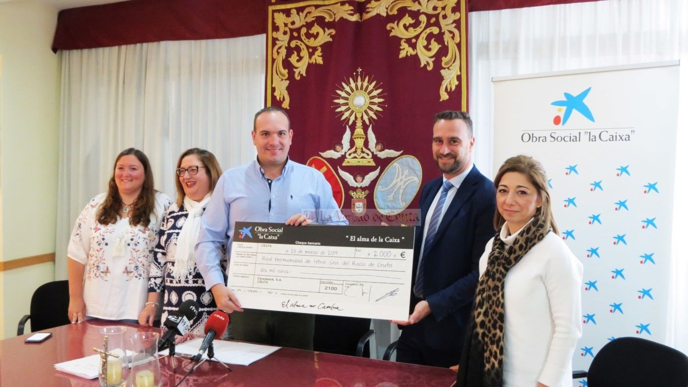 La Obra Social La Caixa dona 2.000 euros para las Colonias de Verano del Rocío