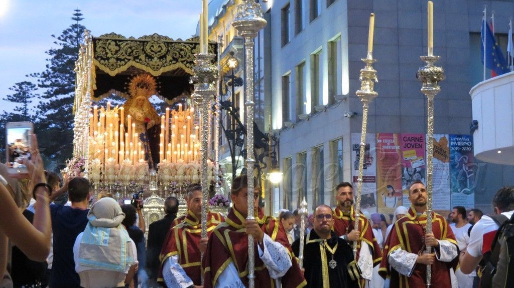 La Virgen de la Caridad celebra su cincuentenario ante el fervor de sus devotos
