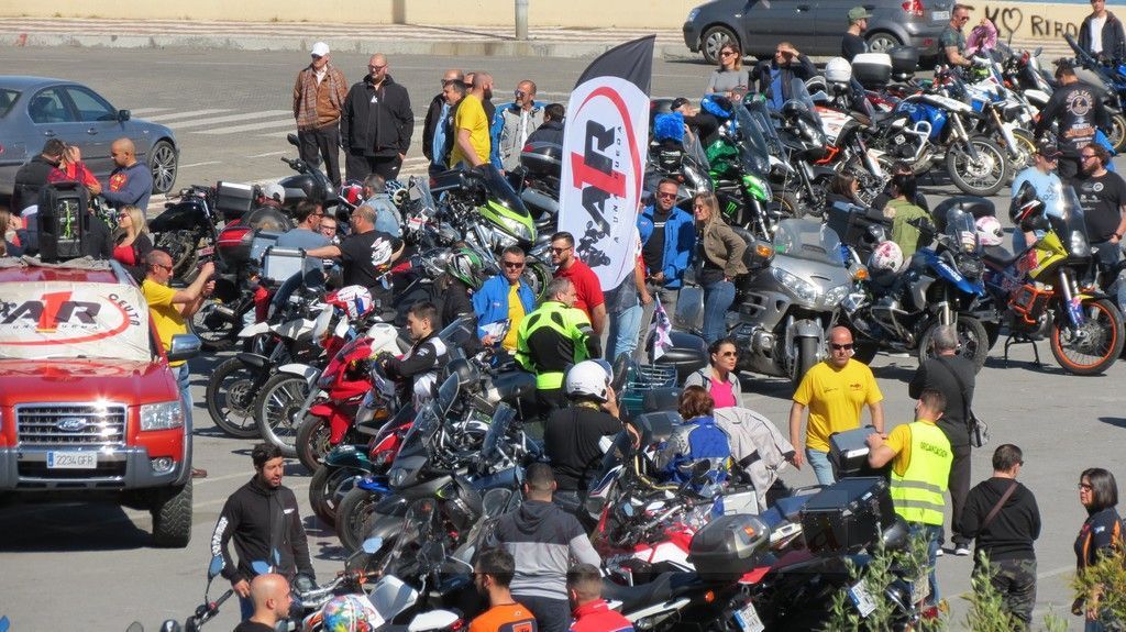 La asociación 'A 1 Rueda' celebra su tercer aniversario con una popular concentración motera