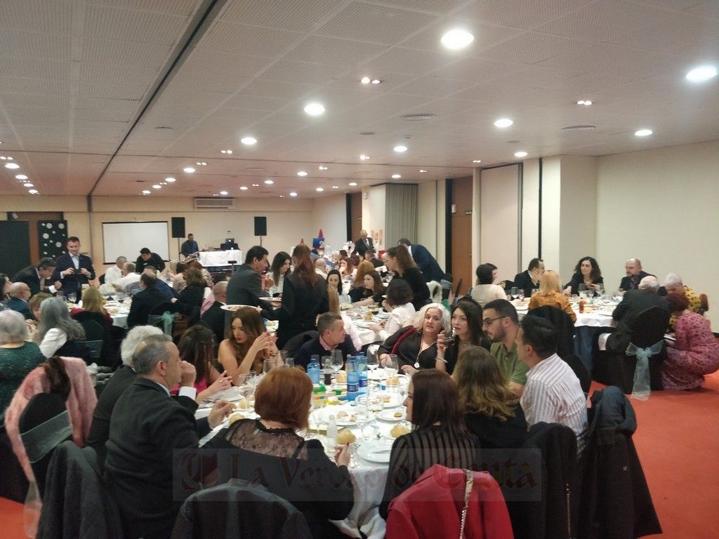 Más de un centenar de personas acude a la V Gala Benéfica ACEFEP