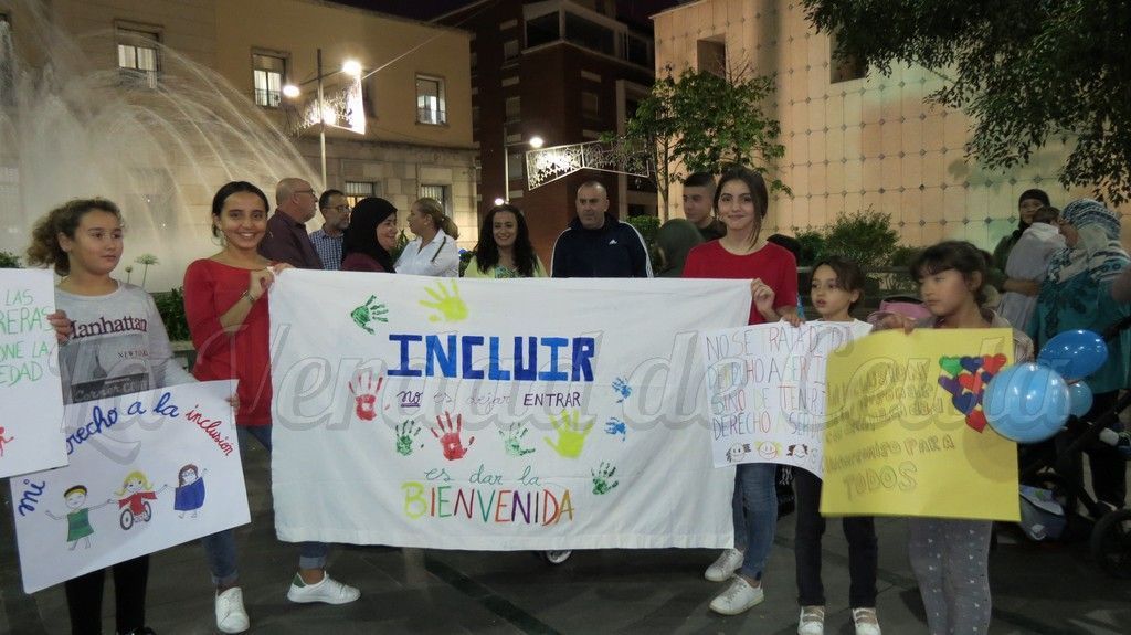 Concentración en la Plaza de los Reyes por una educación inclusiva real y digna