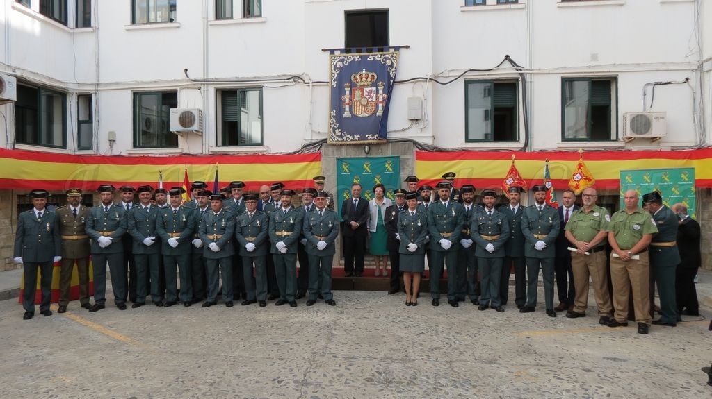 Foto de grupo con los homenajeados en el día de hoy