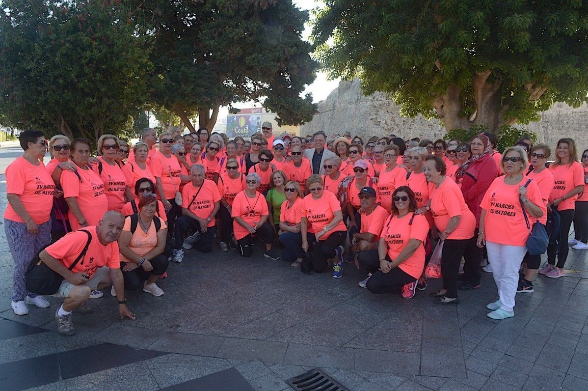 Unos 200 mayores muestran su vitalidad y jovialidad a través de la IV edición de 'Mayores en Marcha'