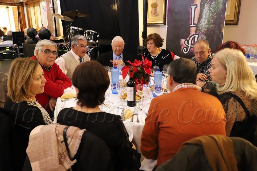 Servicios Sociales organiza las tradicionales cenas navideñas de mayores