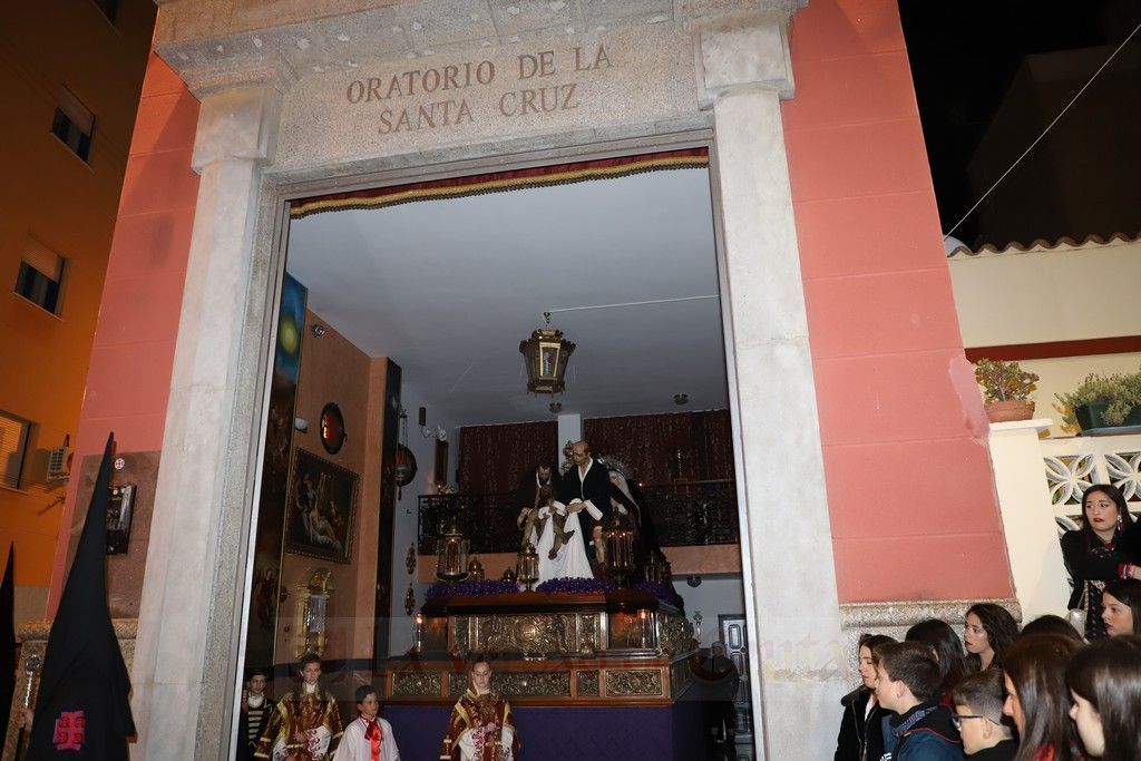 El sobrecogimiento de la Madrugá llega a los ceutíes con el Santísimo Cristo del Buen Fin