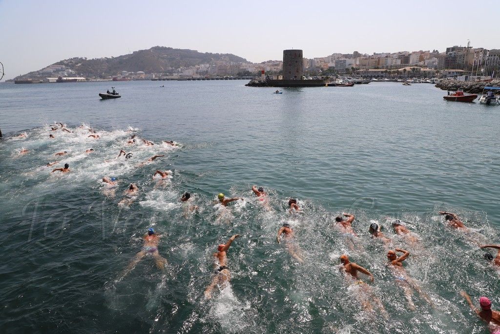 Nacho Gaitán y Ana González ganan la Travesía a Nado al Puerto de Ceuta