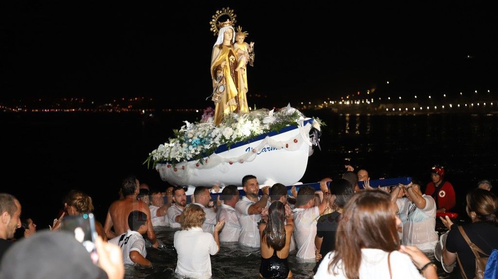 Nuestra Señora del Carmen bendice las aguas de Ceuta