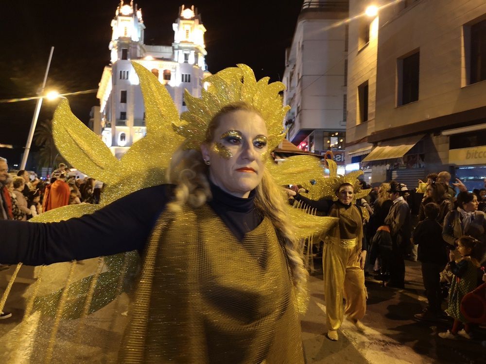 Ceuta se despide del Carnaval con una multitudinaria Gran Cabalgata