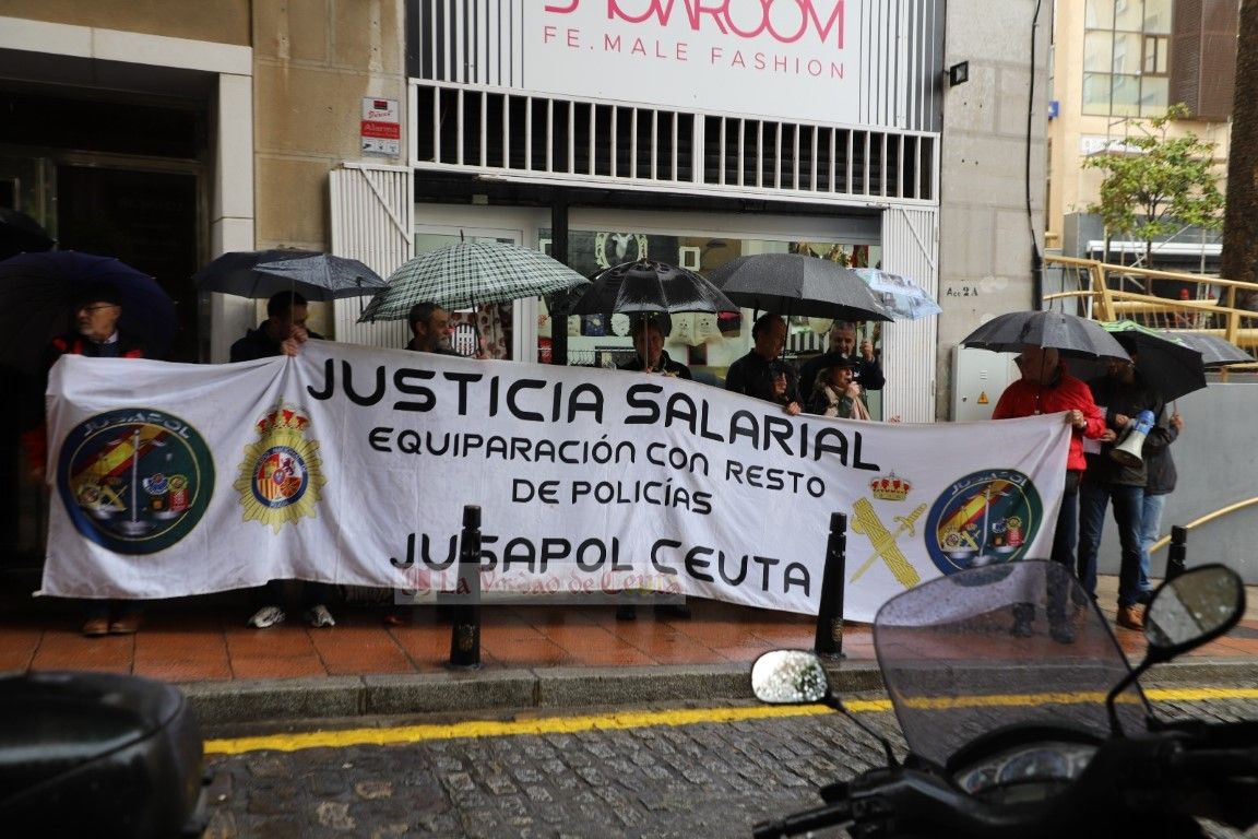 Jusapol acusa al PSOE de mantener bloqueada la deseada equiparación salarial