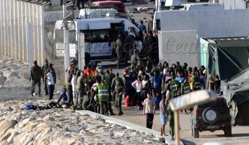 Archivan el caso contra los 16 guardias civiles imputados por las muertes del Tarajal en 2014