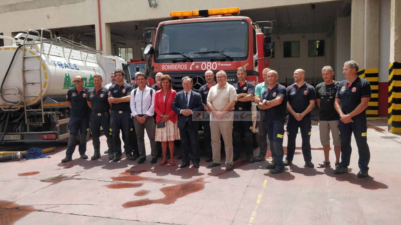 El presidente agradece personalmente a Bomberos y Parque Móvil su trabajo frente al incendio